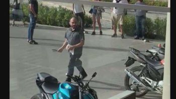 Amenazas, cuchillos y trompadas: mozos y clientes protagonizaron una escandalosa pelea en un conocido restaurante