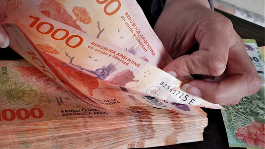 Los aumentos que llegan en octubre: luz, agua, colegios, entre otros, y el particular caso del gas