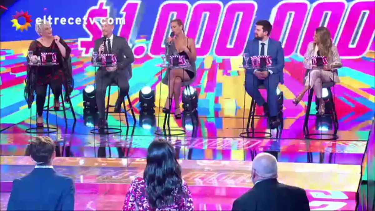 Nicole Neumann junto a sus compa&ntilde;eros en Los 8 escalones del mill&oacute;n.
