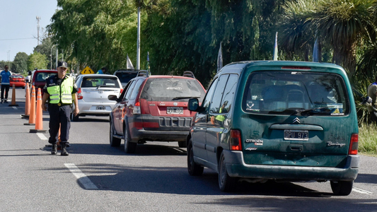 DNU de Milei: los documentos que ya no tenés que llevar en el auto