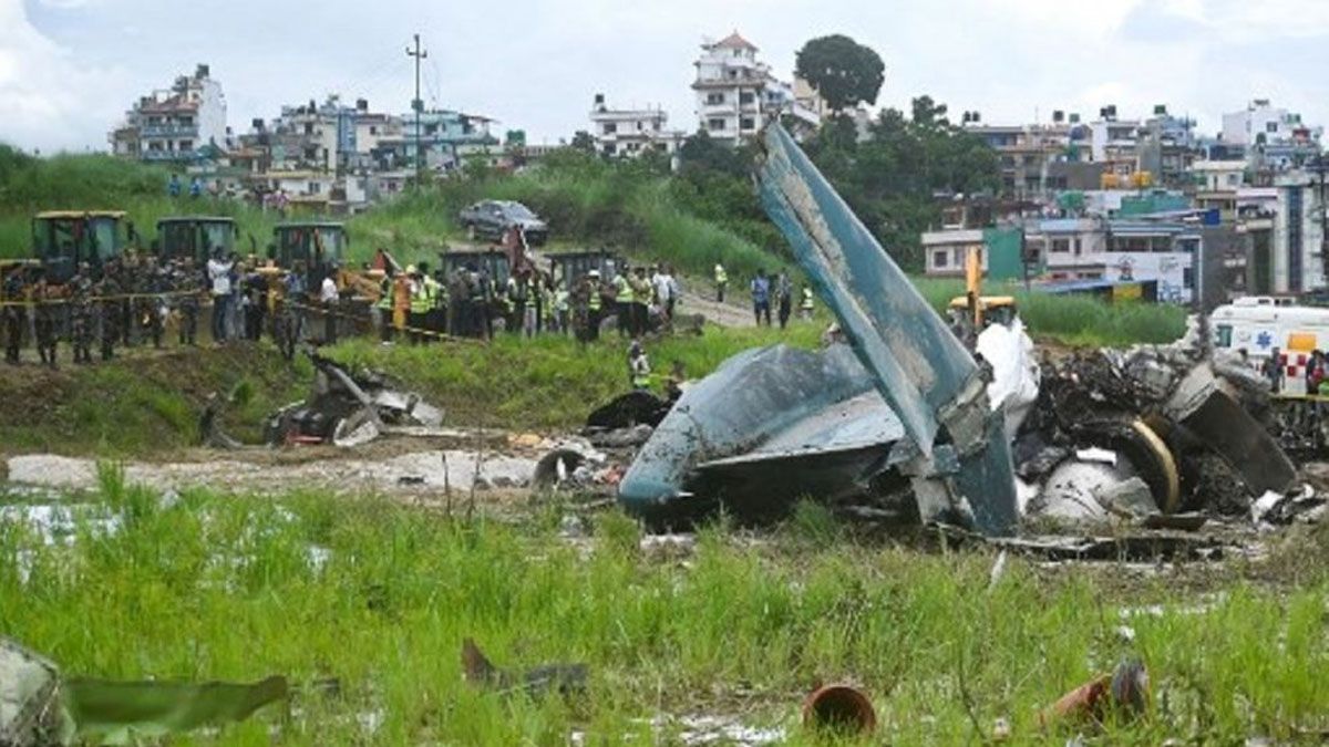 El avi&oacute;n nepal&iacute; se estrell&oacute; en Katmand&uacute; (Foto: gentileza AS).