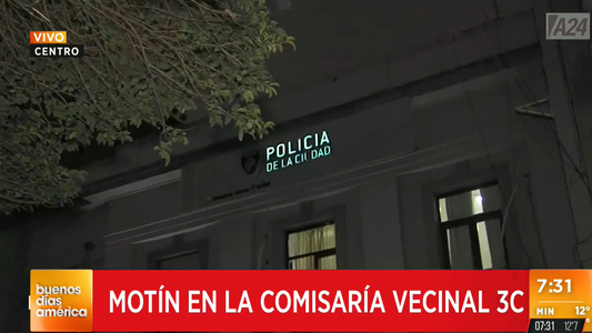 Cuatro policías gravemente heridos y múltiples destrozos durante un motín en una comisaría porteña