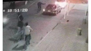 Impactante video: sicarios en bicicleta acribillaron a disparos a dos personas