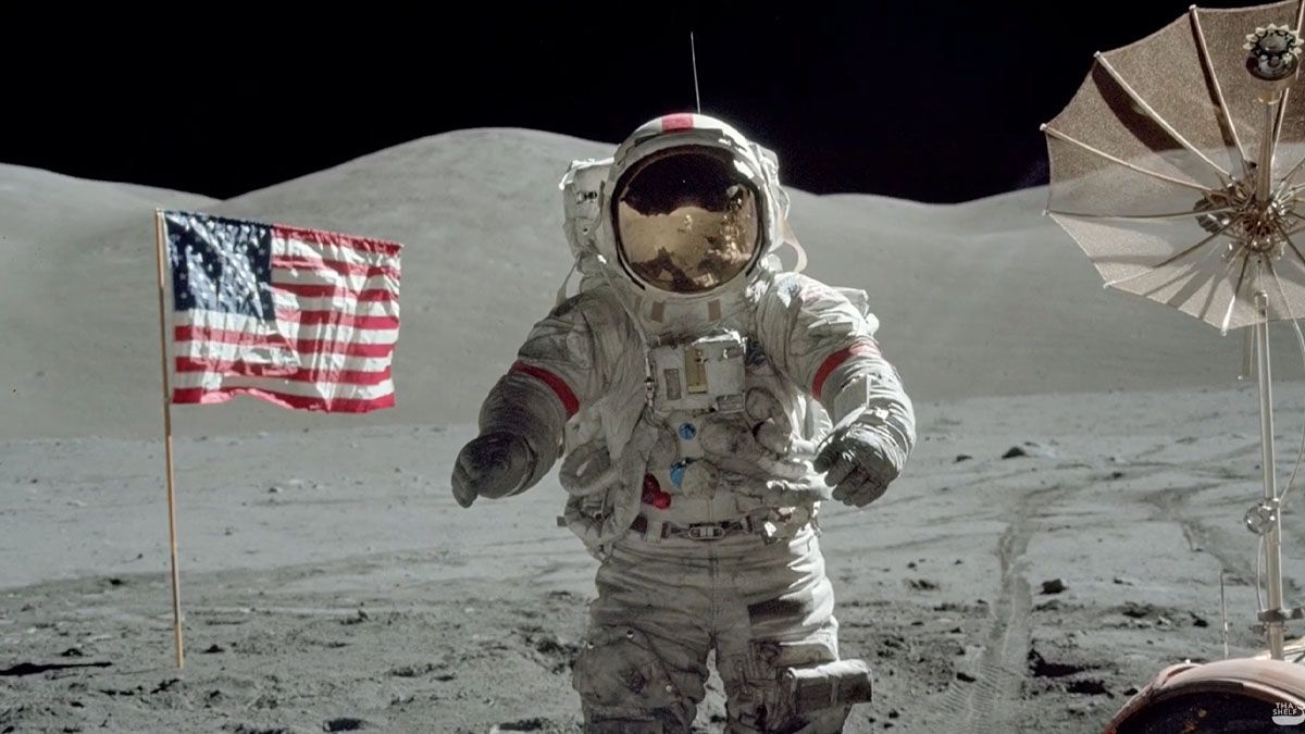 Eugene Cernan, el último hombre en estar sobre la superficie lunar, en 1972. (Foto: NASA)