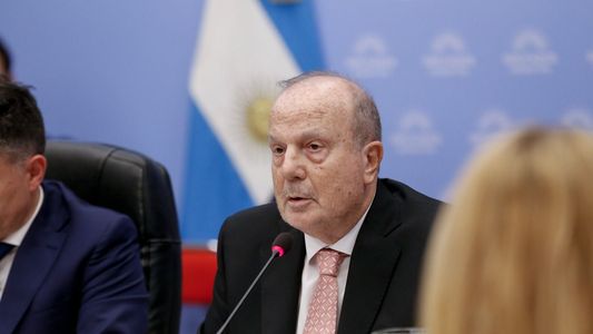 Javier Milei echó al ministro de Infraestructura, Guillermo Ferraro