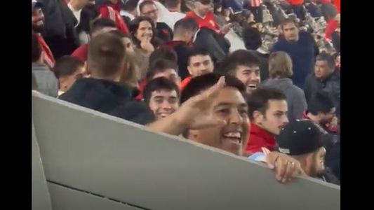 Una vergüenza: el gesto racista de un hincha de River a la hinchada de Fortaleza