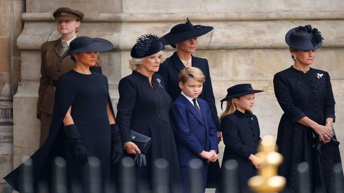 Meghan Markle, Kate Middleton y sus hijos George y Charlotte y Camila Parker  (Foto: Gentileza Town & Country)