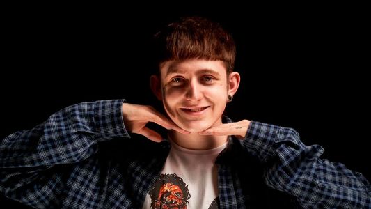 El tremendo problema que tuvo Dillom con su pantalón en pleno show