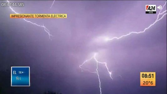 Impactantes imágenes de una tormenta eléctrica en cámara lenta