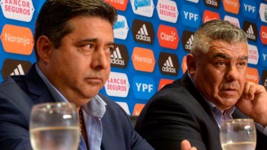 La guerra fría de la AFA: las razones de la grieta entre Tapia y Angelici