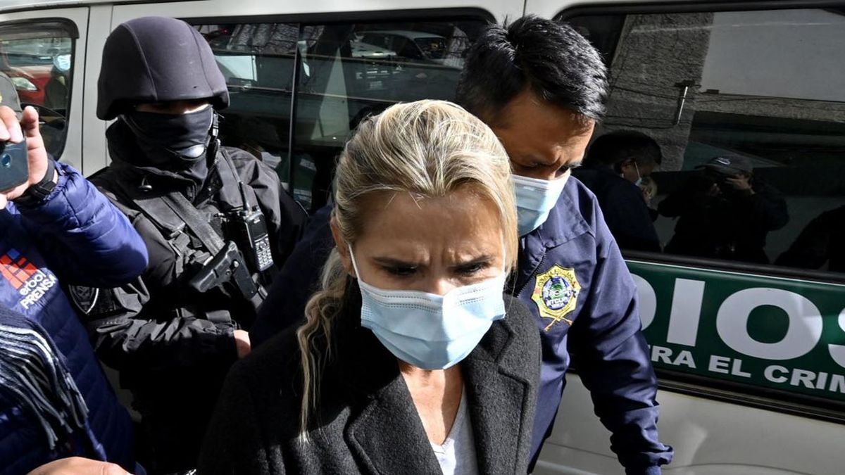 Condenaron a 10 años de prisión a Jeanine Áñez por el golpe contra Evo Morales.