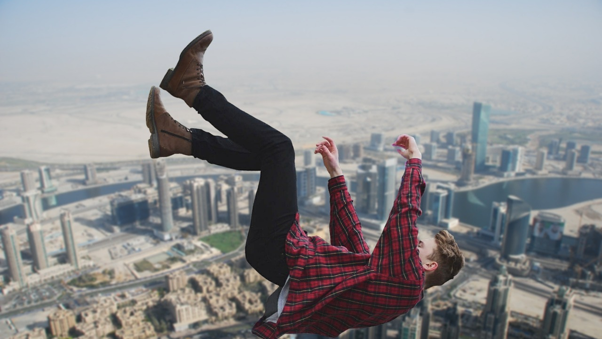 La mioclonía hípnica es una sacudida real del cuerpo que el cerebro traduce como una caída. Foto: Sueño/Internet. La mioclonía hípnica es una sacudida real del cuerpo que el cerebro traduce como una caída. Foto: Sueño/Internet.