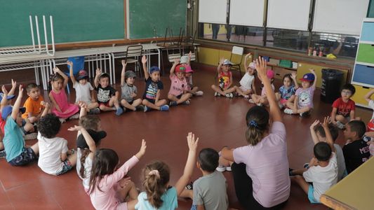 Casi 200 mil estudiantes del nivel secundario comienzan este lunes las clases