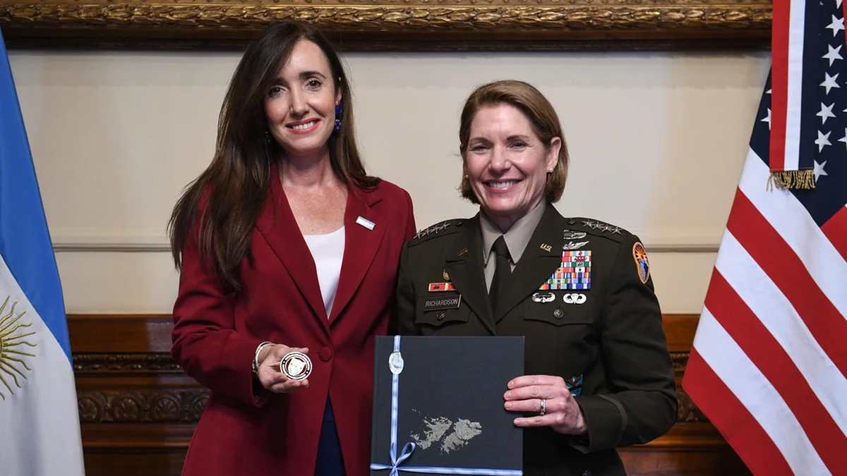 La vicepresidenta Victoria Villarruel y la jefa del Comando Sur de Estados Unidos