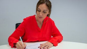 Sin sorpresas, Vidal firmó su candidatura a gobernadora y volverá a compartir fórmula con Salvador