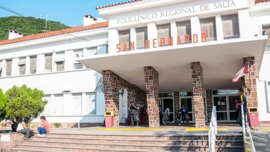Manipulaba un arma en la mesa de Navidad, se le escapó un tiro y quedó internado en grave estado