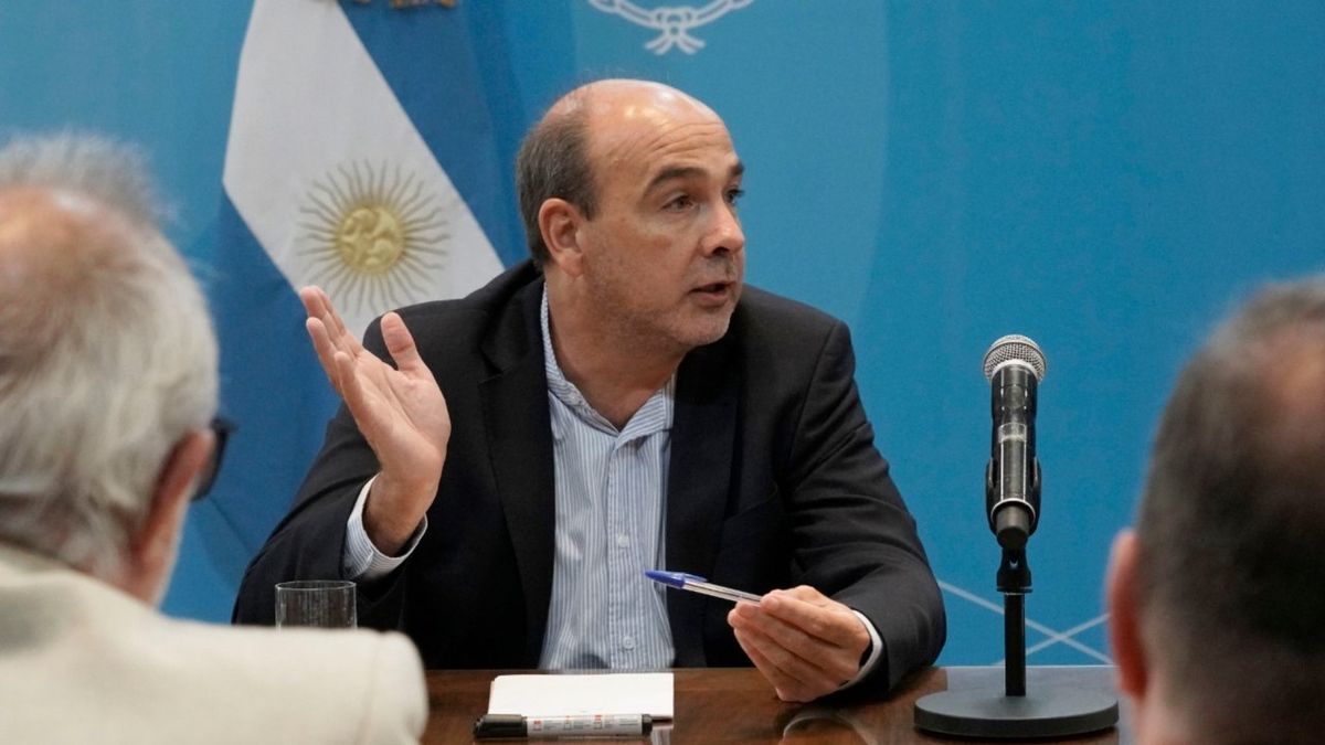 El Gobierno aseguró que el dólar oficial se mantendra fijo hasta el 15 de noviembre.