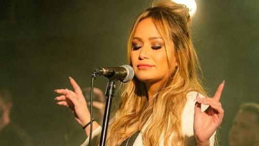 Karina La Princesita se plantó con el público en pleno show: ¡Bajen un cambio!