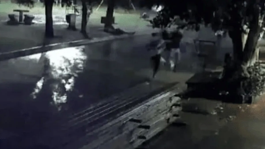 El impactante momento en que un joven fue alcanzado por un rayo en San Luis