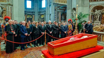 Cuáles fueron los líderes mundiales que despidieron al papa Francisco en la Basílica de San Pedro