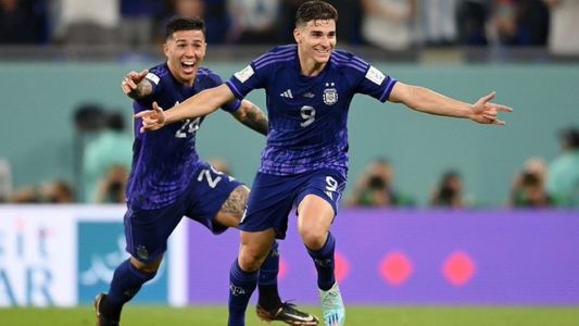 Locura total en un programa de la TV española por Enzo Fernández y Julián Álvarez