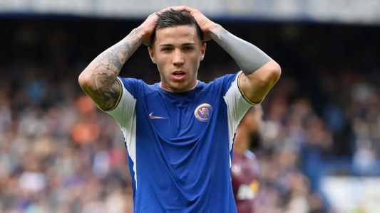 El dura sanción que recibió Enzo Fernández al llegar a Inglaterra: Seis meses