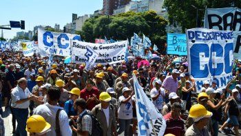 Organizaciones sociales cortarán rutas y acamparán frente a supermercados en 14 provincias