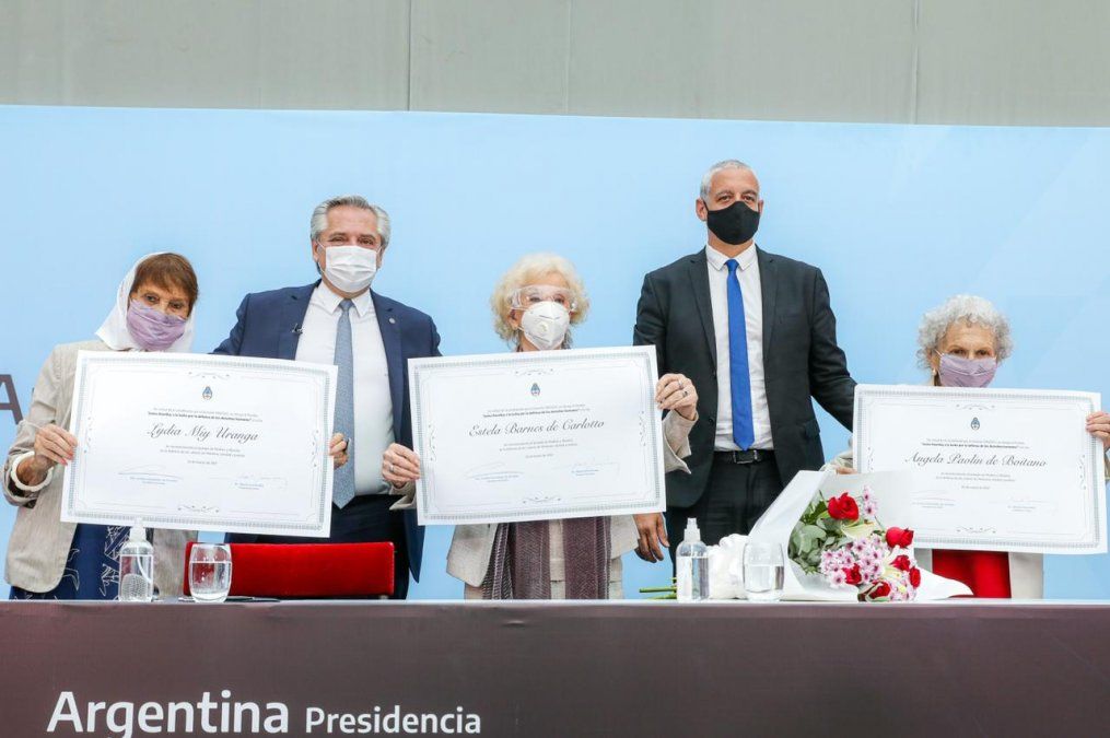 Alberto Fernández encabezó el acto oficial por el Día de la Memoria el martes 23 en Casa Rosada. Hoy lo hará Cristina Kirchner en Las Flores.&nbsp;