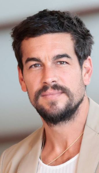 Netflix: Mario Casas se luce en esta mini serie de 8 episodios llena de intriga