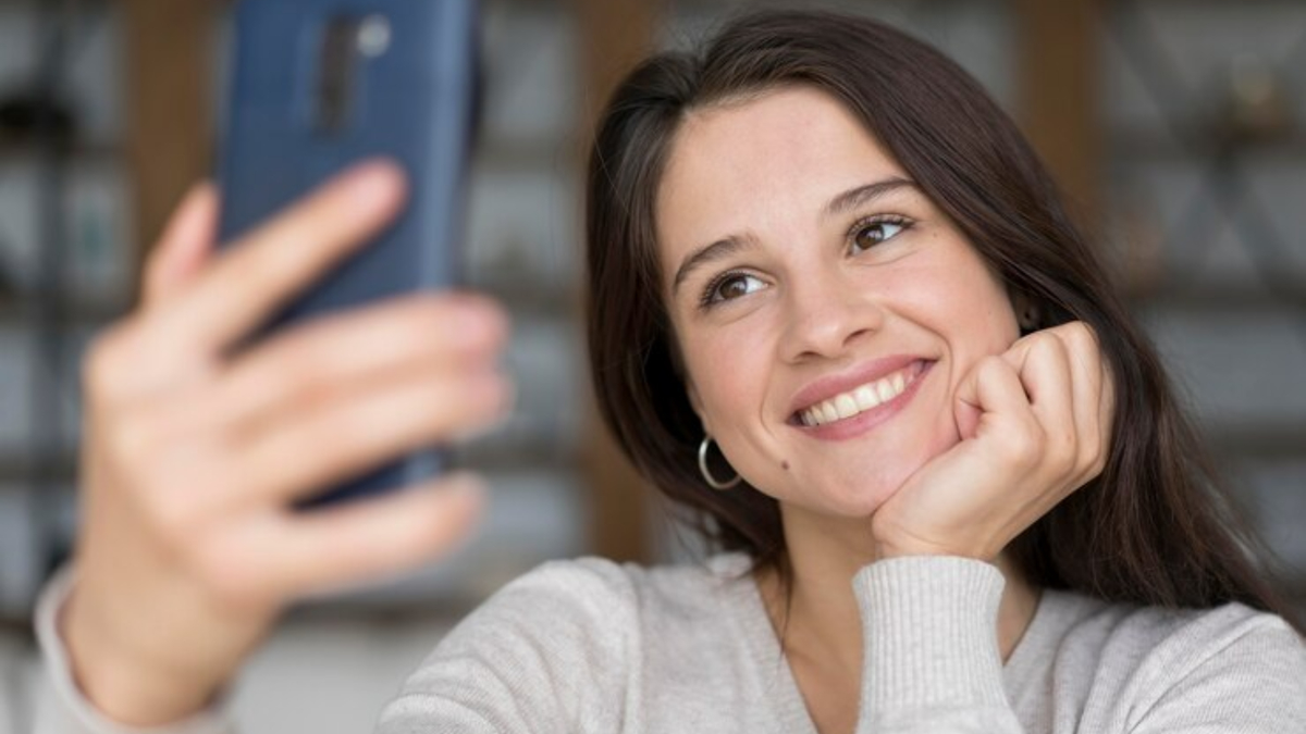 Qué significa que una persona suba estados en WhatsApp todos los días