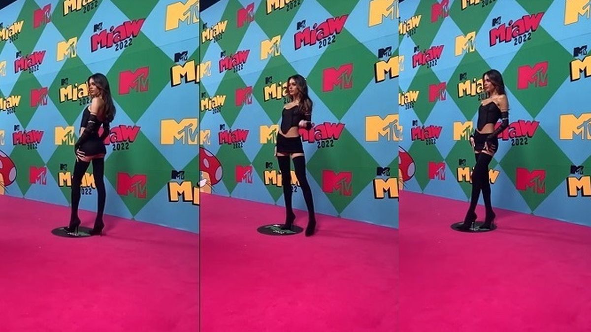 Tini Stoessel en la Pink Carpet de los MIAW MTV 2022.