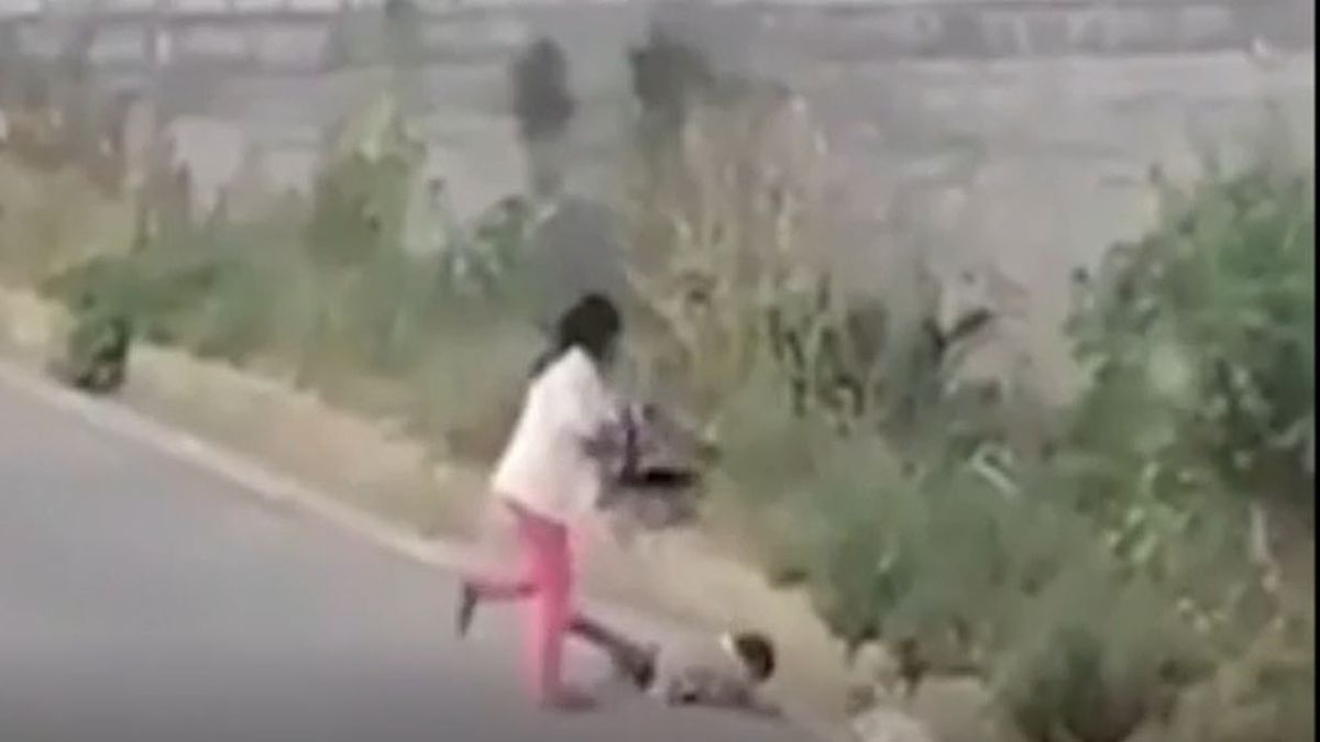El video de la madre que patea brutalmente a su pequeño hijo: ¡por suerte fue detenida!&nbsp;