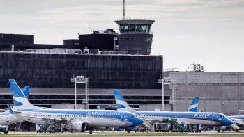 Aerolíneas Argentinas anunció que retoma sus vuelos con Uruguay