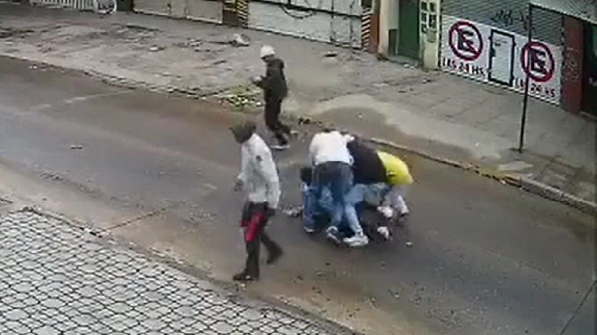 Brutal golpiza. Diego Ortega fue atacado mientras caminaba por la calle.