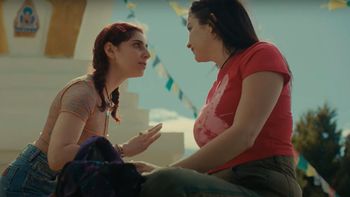 Llega el estreno de la película Verano Trippin con Zoe Hochbaum, Miranda de la Serna y la participación de Lali Espósito