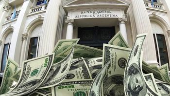El dólar volvió a bajar y la brecha con el techo de la banda tocó el mayor nivel en casi un año