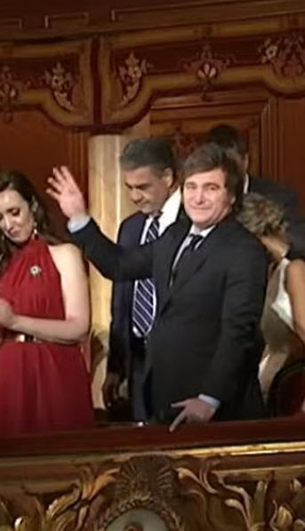 Milei va a ver ópera al Teatro Colón con una invitada especial