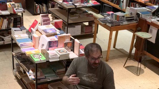 Entrevista a Carlos Busqued, autor de Magnetizado, el libro que cuenta la historia de un asesino de taxistas que está preso hace 30 años