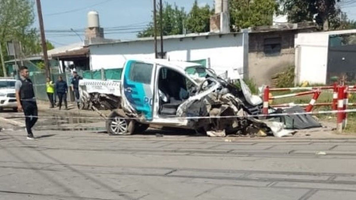 El patrullero fue atropellado por el tren San Martín al intentar pasar la estación Presidente Derqui.&nbsp;