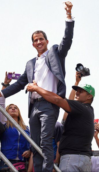 Guaidó llegó a Venezuela y convocó a una movilización para el sábado