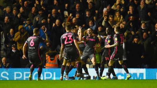 ¡Locura!: el Leeds de Bielsa le ganó 5-4 a Birmingham en un partidazo y es líder de la Segunda División