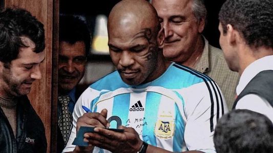 Mike Tyson, tras la polémica con Canelo Álvarez: Si se atreve a tocar a Messi...