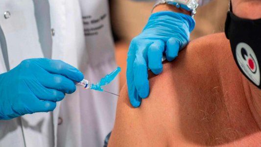 Las jeringas para vacunar contra el Covid 19: de dónde vienen y por qué no se fabrican en la Argentina