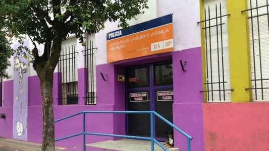 Golpeó a su ex pareja y la tiró por un barranco delante de sus hijos
