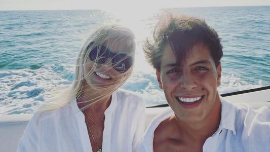 Máximo Menem, el hijo de Cecilia Bolocco y el ex presidente argentino, debutó como modelo y estallaron las redes