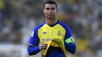 La dura condena que Cristiano Ronaldo recibió de Irán por besar en la mejilla a una mujer