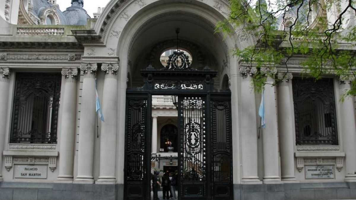 La Cancillería repudió el ataque antisemita en Ámsterdam.