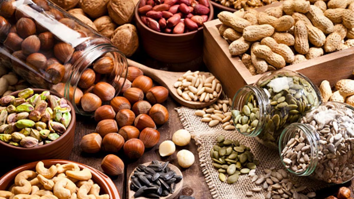 Los increíbles beneficios de comer frutos secos en el desayuno.
