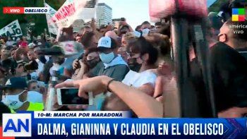 Marcha por Maradona: Desorganización, poca convocatoria y retirada de Dalma, Giannina y Claudia
