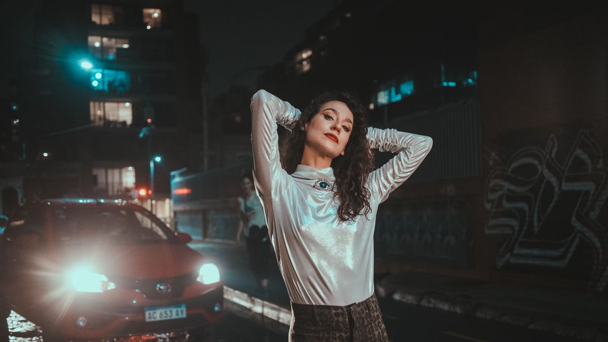 &nbsp;Daniela Herrero regresa a los escenarios con una nueva canción y videoclip Cuando Te Veo